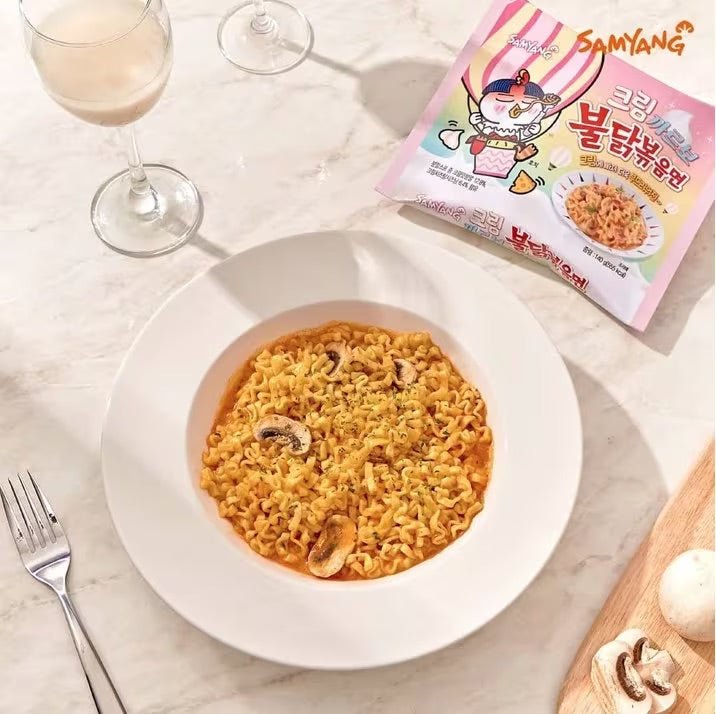 SAMYANG Instant Nudeln Hot Chicken Cream Carbonara 140g [LIMITIERT]