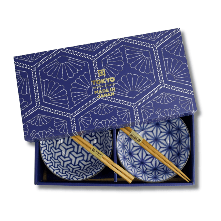 TOKYO DESIGN STUDIO Mixed Tayo Bowls Geschenkset 2 Stück mit Essstäbchen – 15x7 cm / 500 ml – Blau/Weiß - MAOMAO