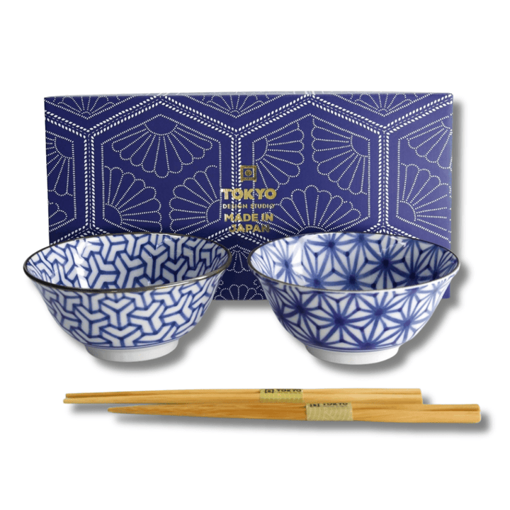 TOKYO DESIGN STUDIO Mixed Tayo Bowls Geschenkset 2 Stück mit Essstäbchen – 15x7 cm / 500 ml – Blau/Weiß - MAOMAO